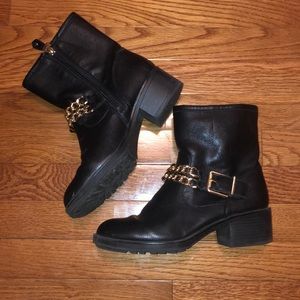 Sam & Libby Chain Ankle Boots